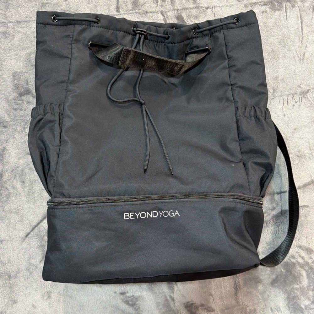 Beyond Yoga Drawstring Backpack Womens Black Nylon Gym Travel Bag OS